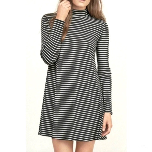 ABERCROMBIE & FITCH Striped Mock Neck Swing Dress - Picture 3 of 12